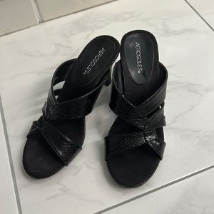 Black strapped  sandals with alligator texture by Aerosoles, size 9M